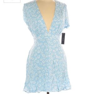 Baby Blue Floral Lulus Dress 🌸